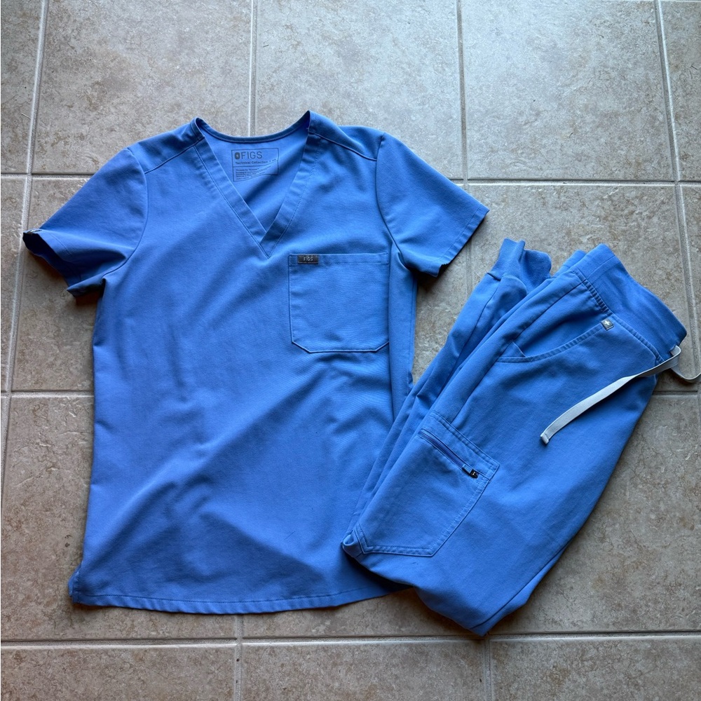 Figs Vibrant Blue Scrub Set XS - Picture 2 of 7
